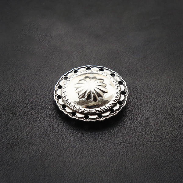 NA066 Daisy Conchos 28mm