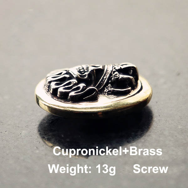 NA067 Skull Queen Conchos 30x25mm