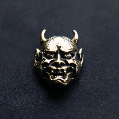 NA079 Skull Conchos 32x33mm