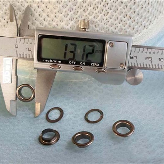 REE22# Round edge eyelets 13x8x5mm 1000pcs/bag