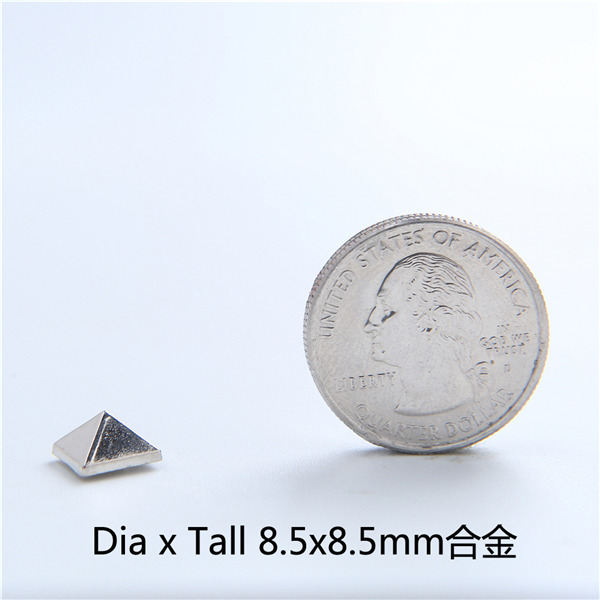 J8585 Wholesale Pyramid Spikes 8.5x8.5mm 100pcs/Bag