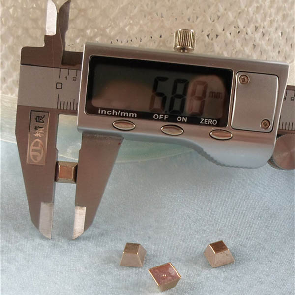 TZTX-0007 Metal Keystone hot fix nails 7x4mm 1000pcs/Bag