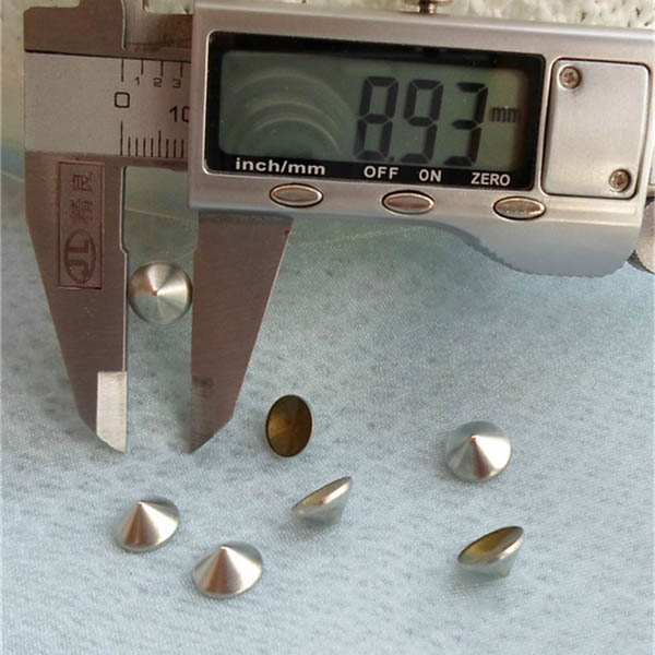 X147 Metal Cone Hot Fix nails 9x4.5mm 1000pcs/Bag