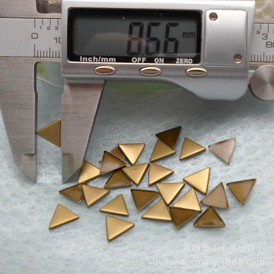 X168 Metal Triangle  Hot Fix nails 10X1mm 5000pcs/Bag