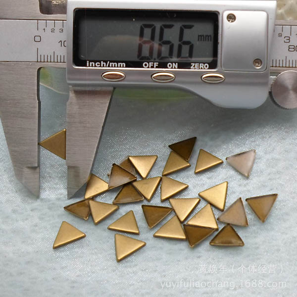 X168 Metal Triangle  Hot Fix nails 10X1mm 5000pcs/Bag