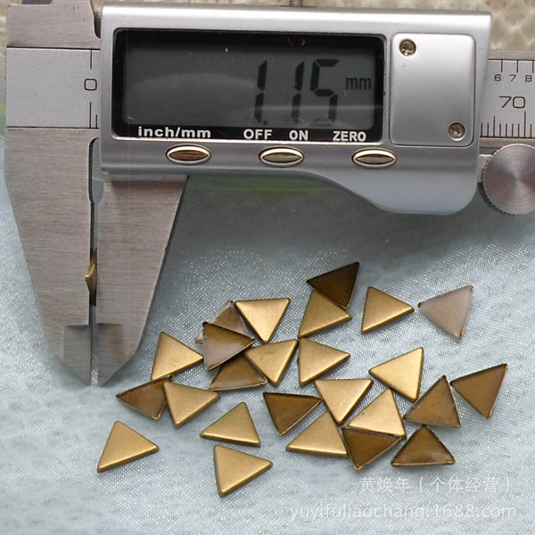 X168 Metal Triangle  Hot Fix nails 10X1mm 5000pcs/Bag