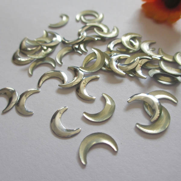 XO0710 Meta Crescentl Hot Fix nails 5000pcs/Bag