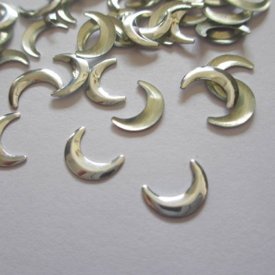 XO0710 Meta Crescentl Hot Fix nails 5000pcs/Bag