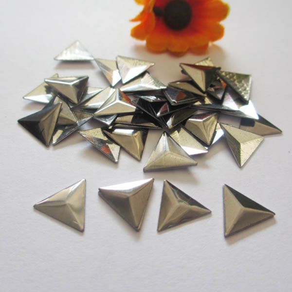 XT0601 Metal Triangle  Hot Fix nails 6x1mm 5000pcs/Bag