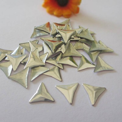 XT0802 Metal Triangle  Hot Fix nails 8x2mm 5000pcs/Bag