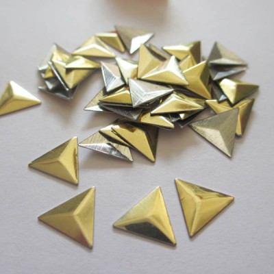 XT1002 Metal Triangle  Hot Fix nails 10x2mm 5000pcs/Bag