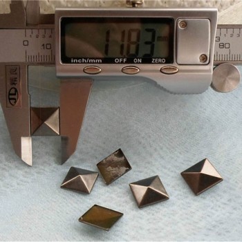 XX054 Metal Pyramid Hot Fix nails 12x3mm 5000pcs/Bag