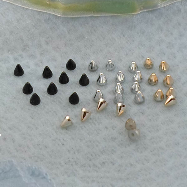 Q275 Cone Plastic Rivets 4x4mm 1000pcs/bag