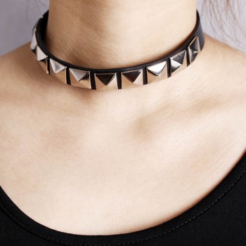 Spikes-Rivets-Punk-Necklaces HJ355