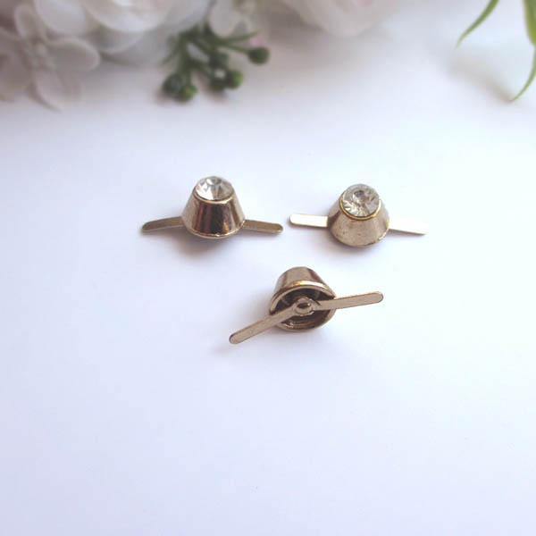 XL128 Wholesale Bucket Studs Diamond 10x8mm 100pcs/bag