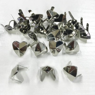B104 Hearts Iron/Brass Studs 2.5x14.5mm 1000pcs/bag