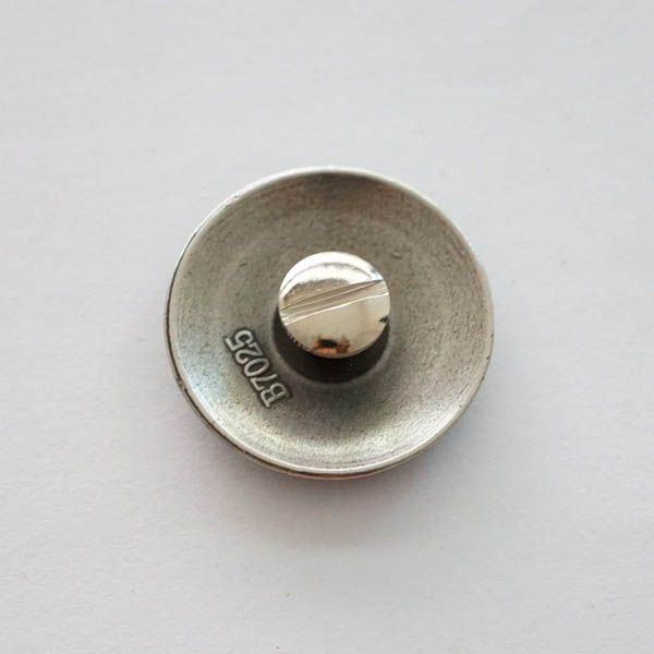 KB709 King's Return Conchos 28mm 1pc/bag