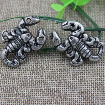 G059 Scorpion Sew Spikes 39x26mm 100pcs/bag