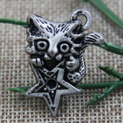 G068 Cathead Sew Spikes 32x24mm 100pcs/bag