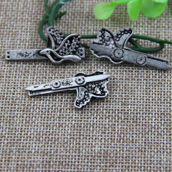 G073 Small Bird Sew Spikes 37mm 100pcs/bag