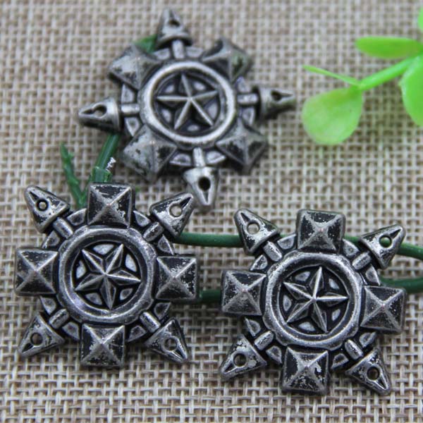 G079 Flower pentagram Sew Spikes 27mm 100pcs/bag
