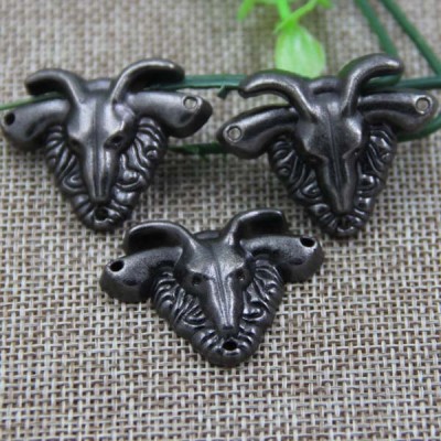 G083 Sheepshead Sew Spikes 38x28mm 100pcs/bag