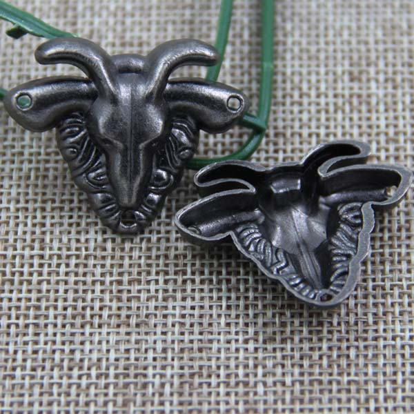 G083 Sheepshead Sew Spikes 38x28mm 100pcs/bag