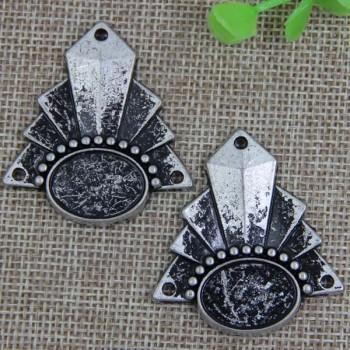 G084 Flower Sew Spikes 42x38mm 100pcs/bag