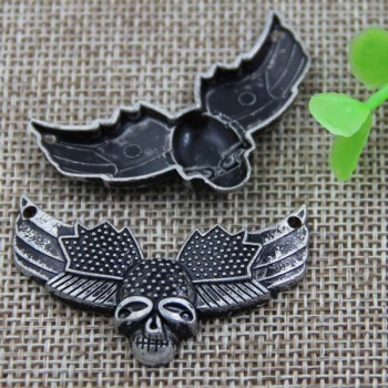 G087 Flying Insects Skull Sew Spikes 43x26mm 100pcs/bag