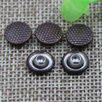 G172 Brass Logo Design Buttons 9.5mm 1000pcs/bag