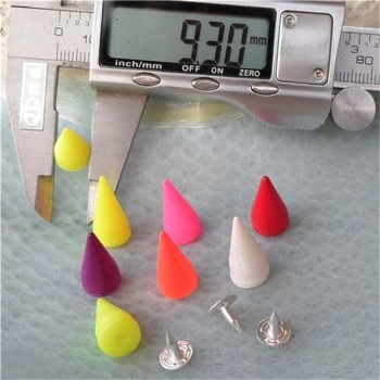 Q009 Cone Plastic Rivets 9x17mm 1000pcs/bag