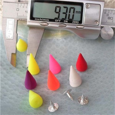 Q009 Cone Plastic Rivets 9x17mm 1000pcs/bag