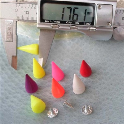 Q009 Cone Plastic Rivets 9x17mm 1000pcs/bag