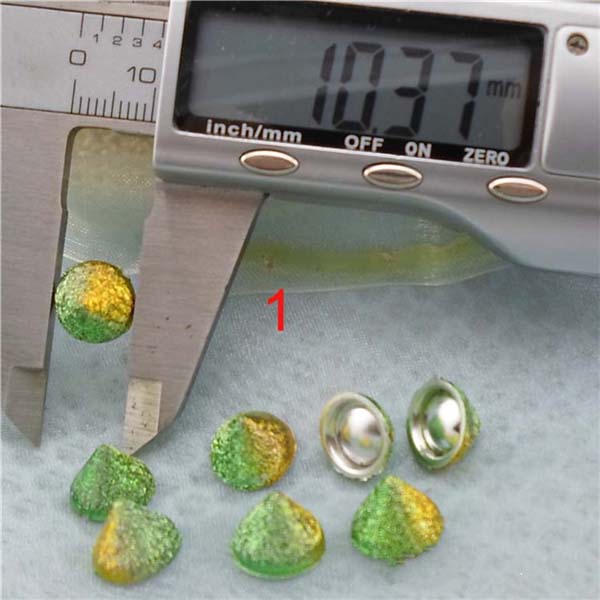 Q103507 Cone Plastic Rivets 10x7mm 1000pcs/bag