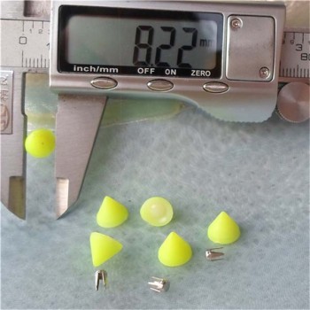 Q120 Cone Plastic Rivets 8.5x7mm 1000pcs/bag