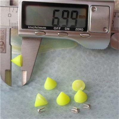 Q120 Cone Plastic Rivets 8.5x7mm 1000pcs/bag