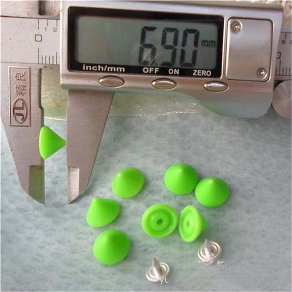 Q143 Cone Plastic Rivets 10x7mm 1000pcs/bag