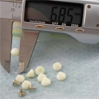 Q204 Cone Plastic Rivets 7x5.4mm 1000pcs/bag