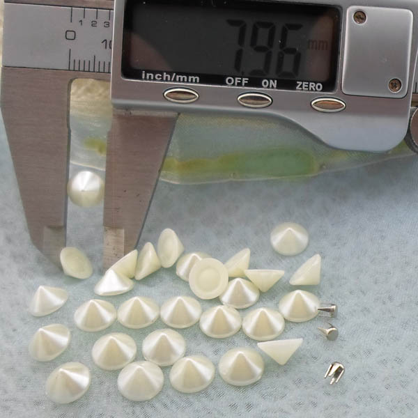 Q240 Cone Plastic Rivets 8x4mm 1000pcs/Bag