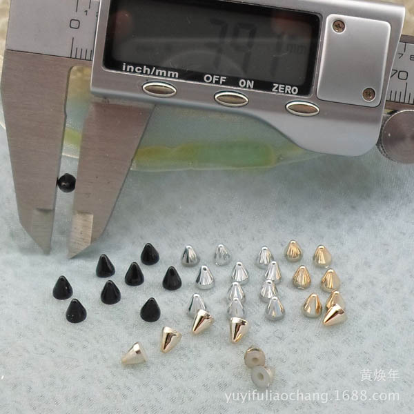 Q275 Cone Plastic Rivets 4x4mm 1000pcs/bag