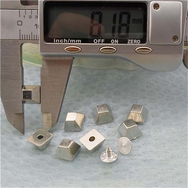 Q029 Keystone Plastic Rivets 8x5mm 1000pcs/bag