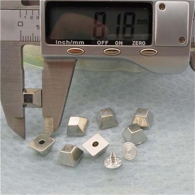 Q029 Keystone Plastic Rivets 8x5mm 1000pcs/bag