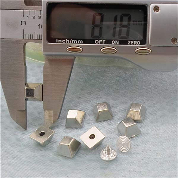 Q029 Keystone Plastic Rivets 8x5mm 1000pcs/bag
