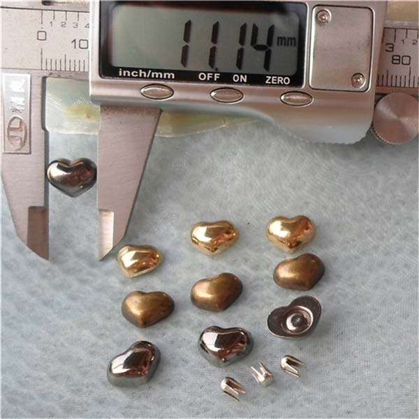 Q073 Heart Plastic Rivets 9x11mm 1000pcs/bag