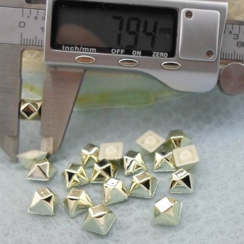 Q243 Square Section Plastic Rivets 8x5.5mm 1000pcs/Bag