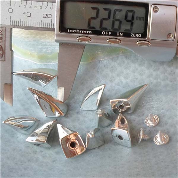 Q030 Ox horn plastic rivets 9x23mm 100pcs/bag