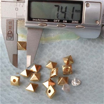 Q018 Colorful ABS pyramid Rivets 7.5mm 1000pcs/bag