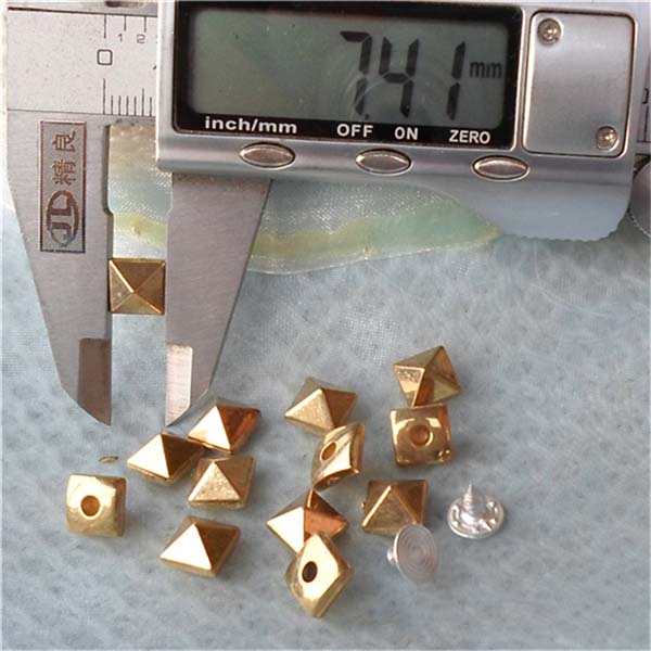 Q018 Colorful ABS pyramid Rivets 7.5mm 1000pcs/bag