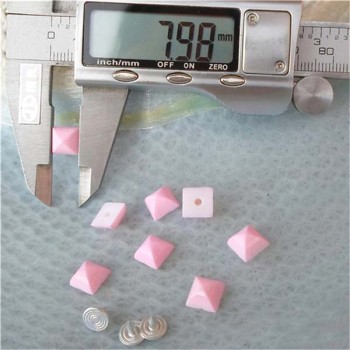 Q133 Yurt Pyramid Plastic Rivets 8mm 1000pcs/bag