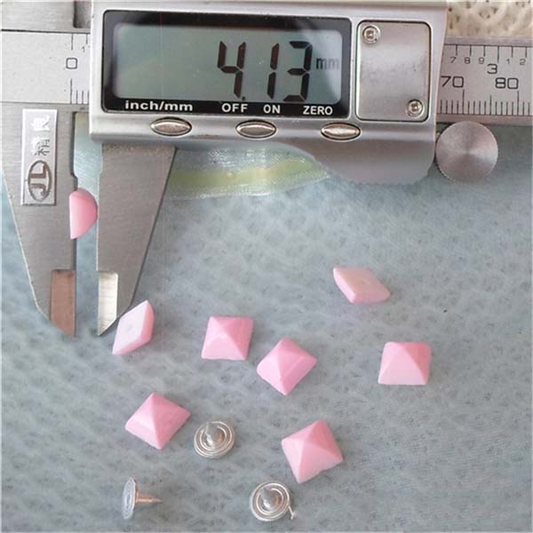 Q133 Yurt Pyramid Plastic Rivets 8mm 1000pcs/bag